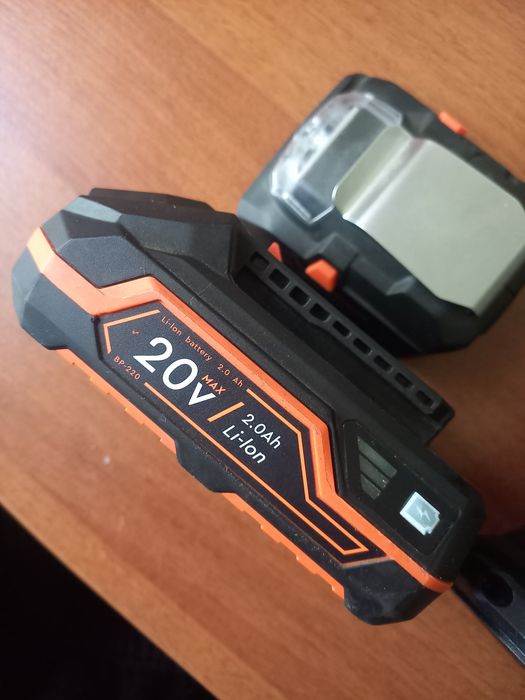 Продам шуруповерт в чудовому стані.