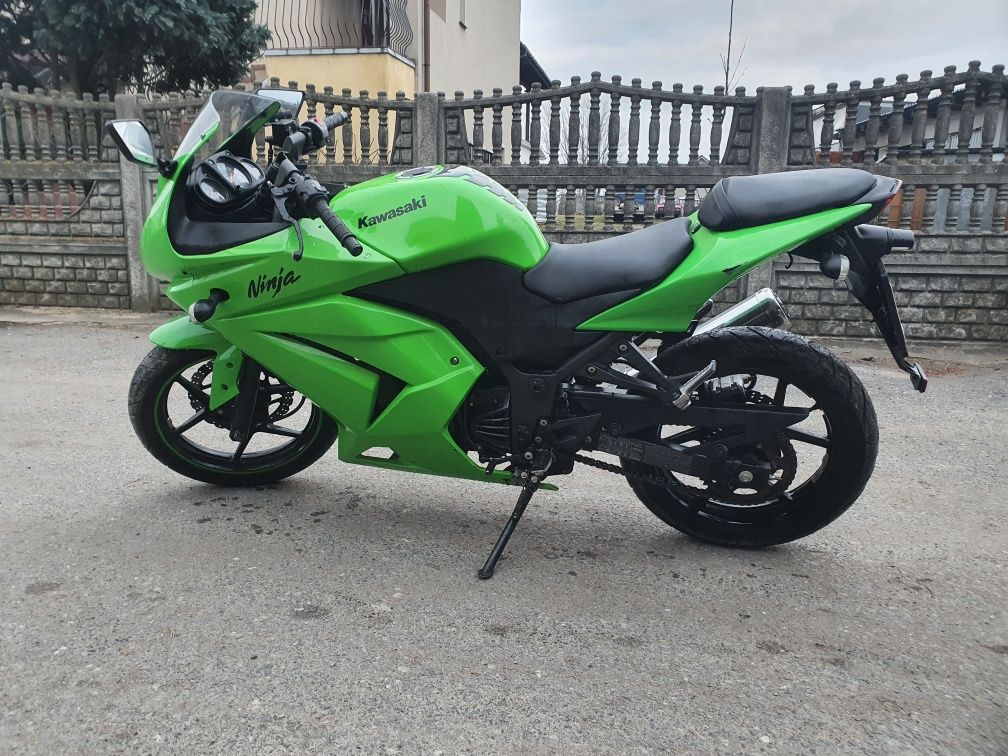 Kawasaki Ninja 250 Niski przebieg 5tys km Zarejestrowana Super moto
