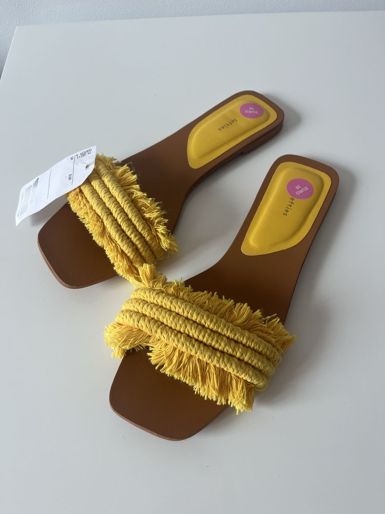 Nowe żółte klapki w stylu boho