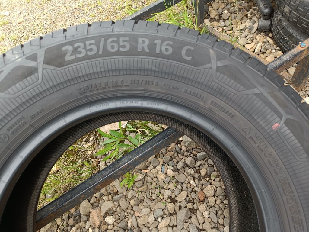 Шини 235/65R16C Continental 4шт