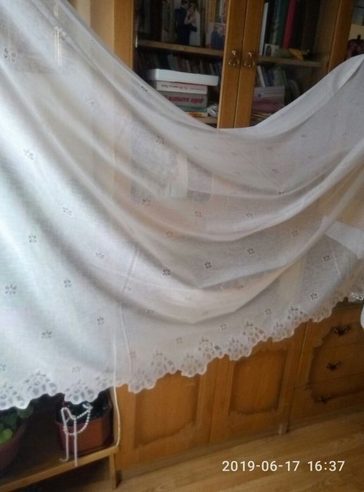 Тюль  та відрізки для декору вікон.