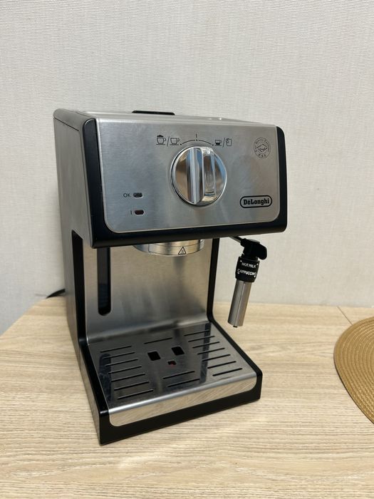 Продам ріжкову кавоварку DeLonghi
