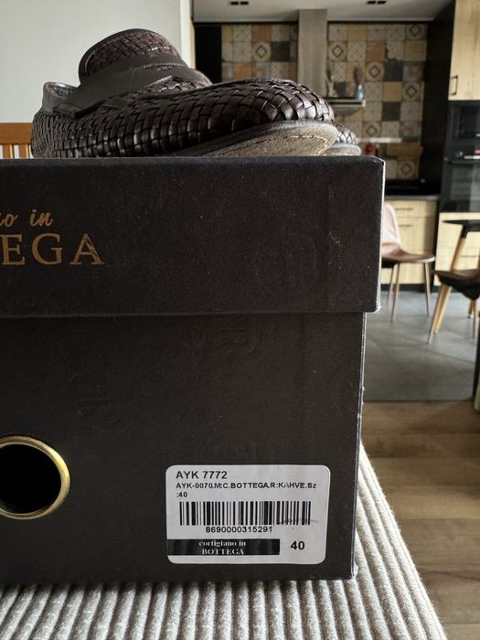 Чоловічі темно-коричневі лофери із плетінням bottega veneta