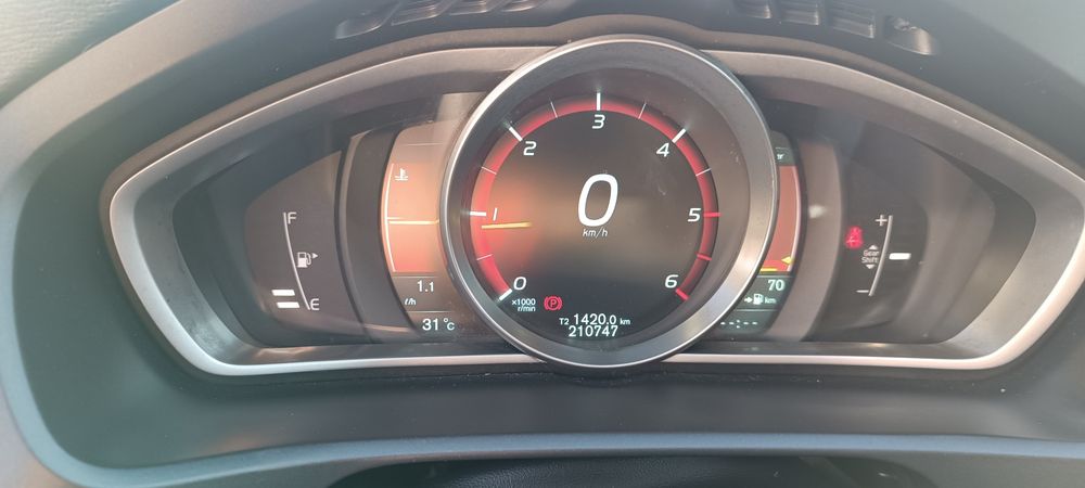 Volvo v40 1.6 D2 possibilidade de financiamento