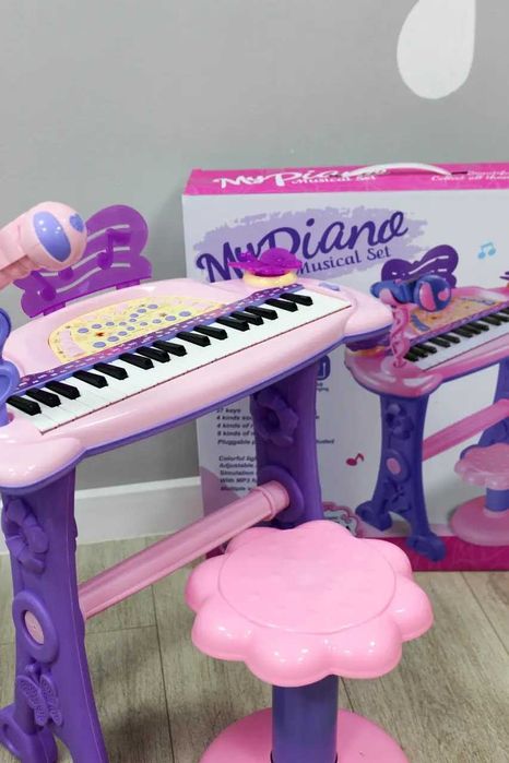 Детский синтезатор пианино 6613 с микрофоном и стульчиком Мр3 вихід