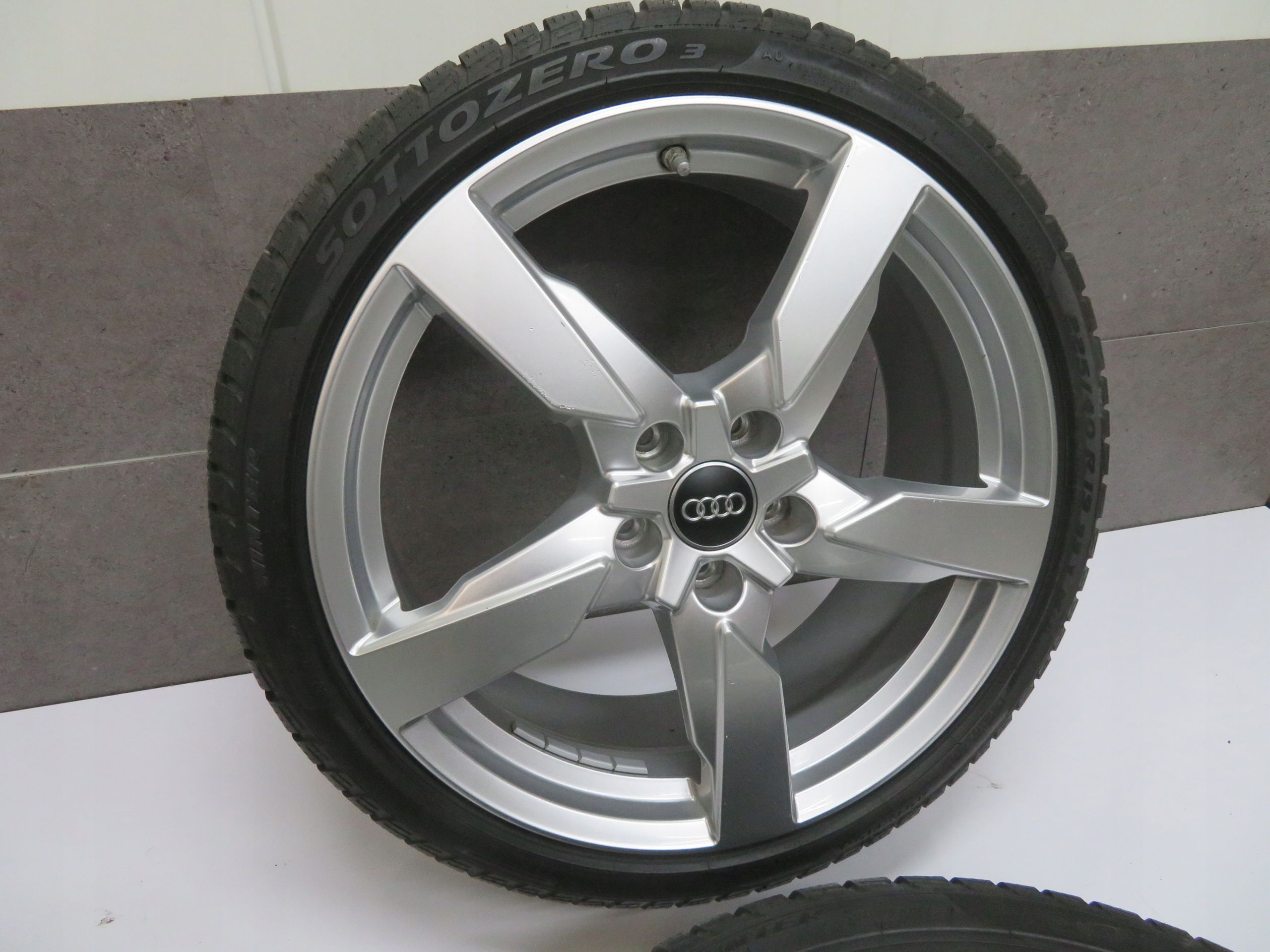 Felga Alufelga 19 Audi Tt Tts Ttrs 8sag Et52 Oryginał