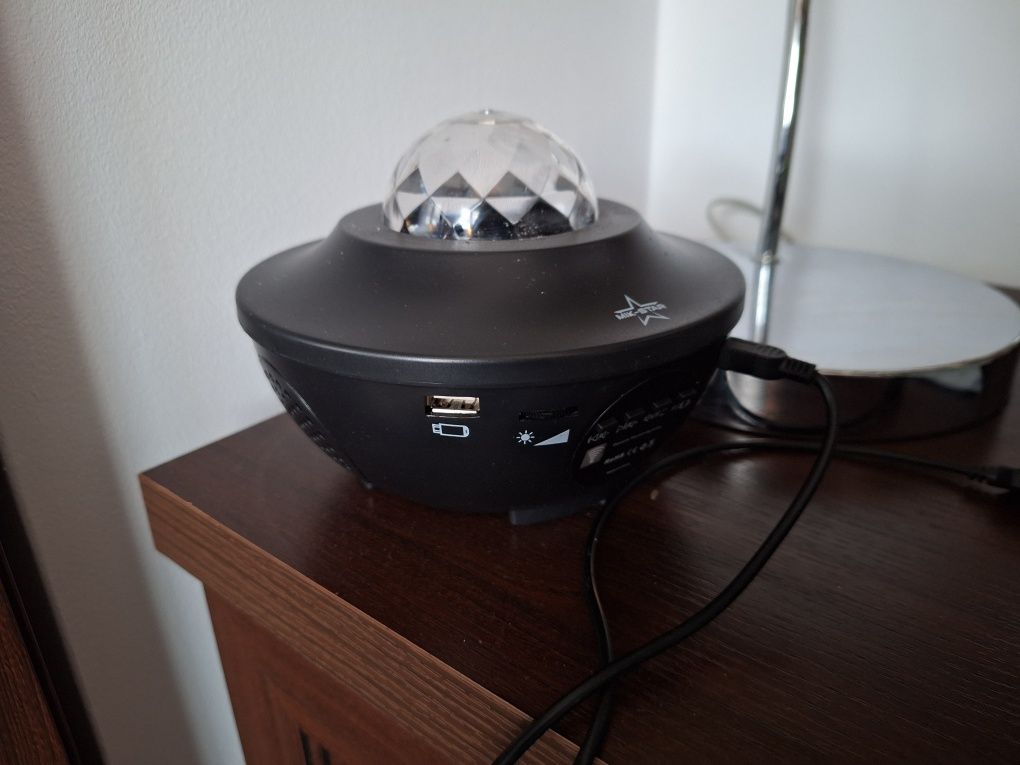 Projektor + USB + Bluetooth