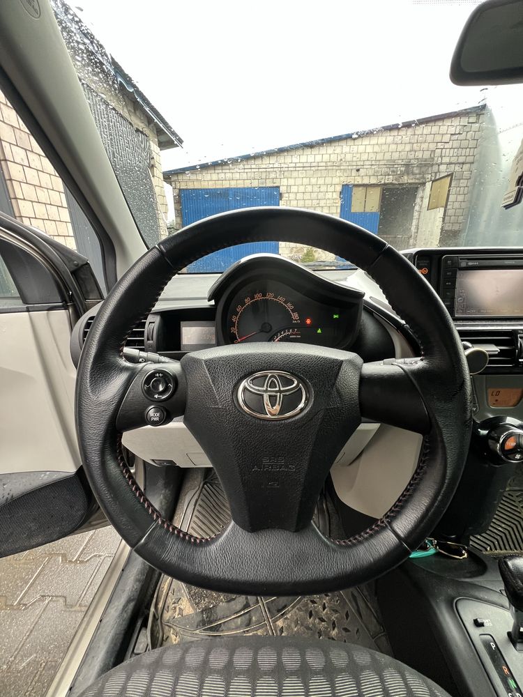 Sprzedam Toyota IQ