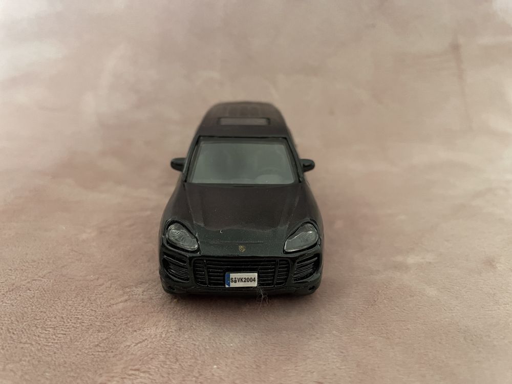 Porsche Cayenne Turbo 1/43 bburago