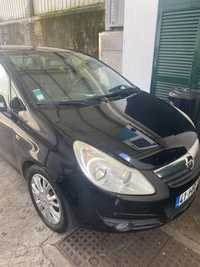 Opel corsa usado mas esta em bom estado. Tem alguns riscos na porta!