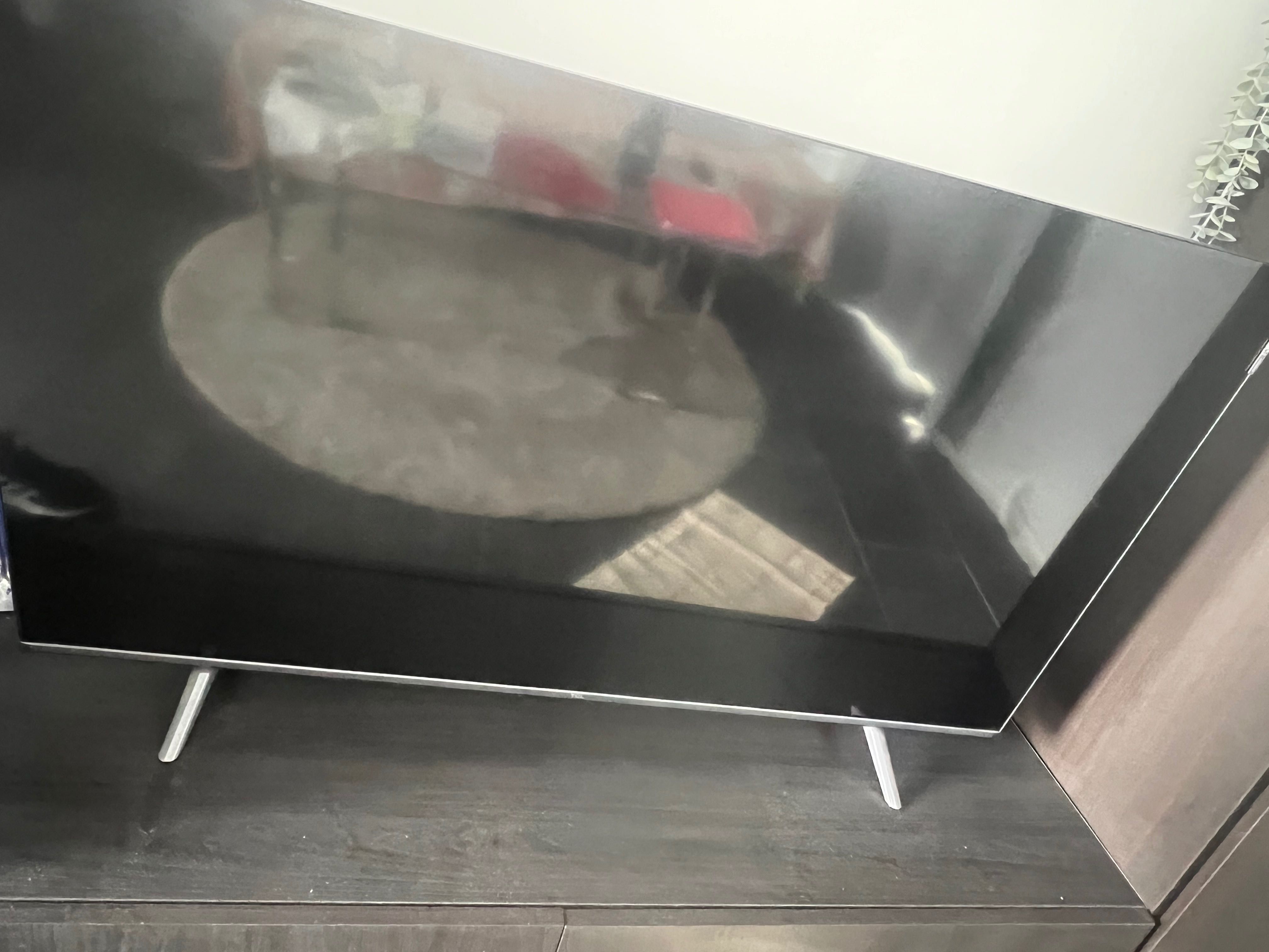 Televisor TCL 43”