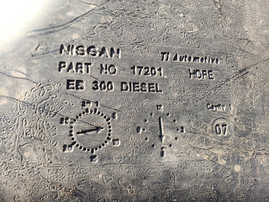 Толивный бак правый руль дизель Nissan Pathfinder R51 разборка