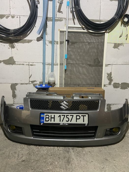 Suzuki Swift Сузуки Свифт передний бампер 2004-2009 год