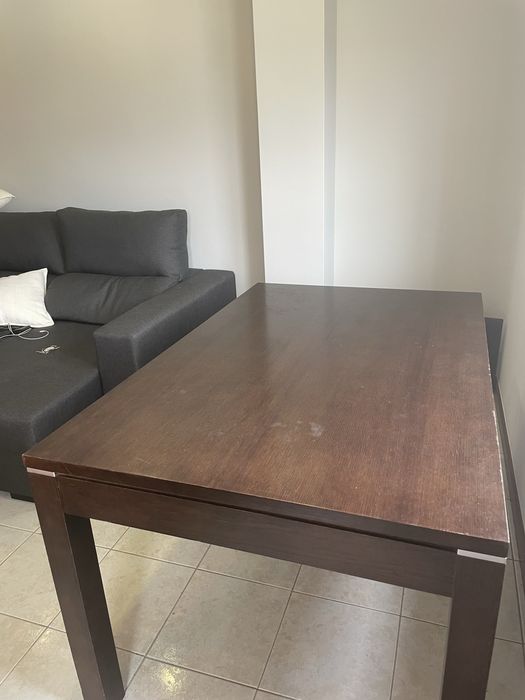Mesa de jantar madeira maciça escura extensível – 6 a 8 lugares