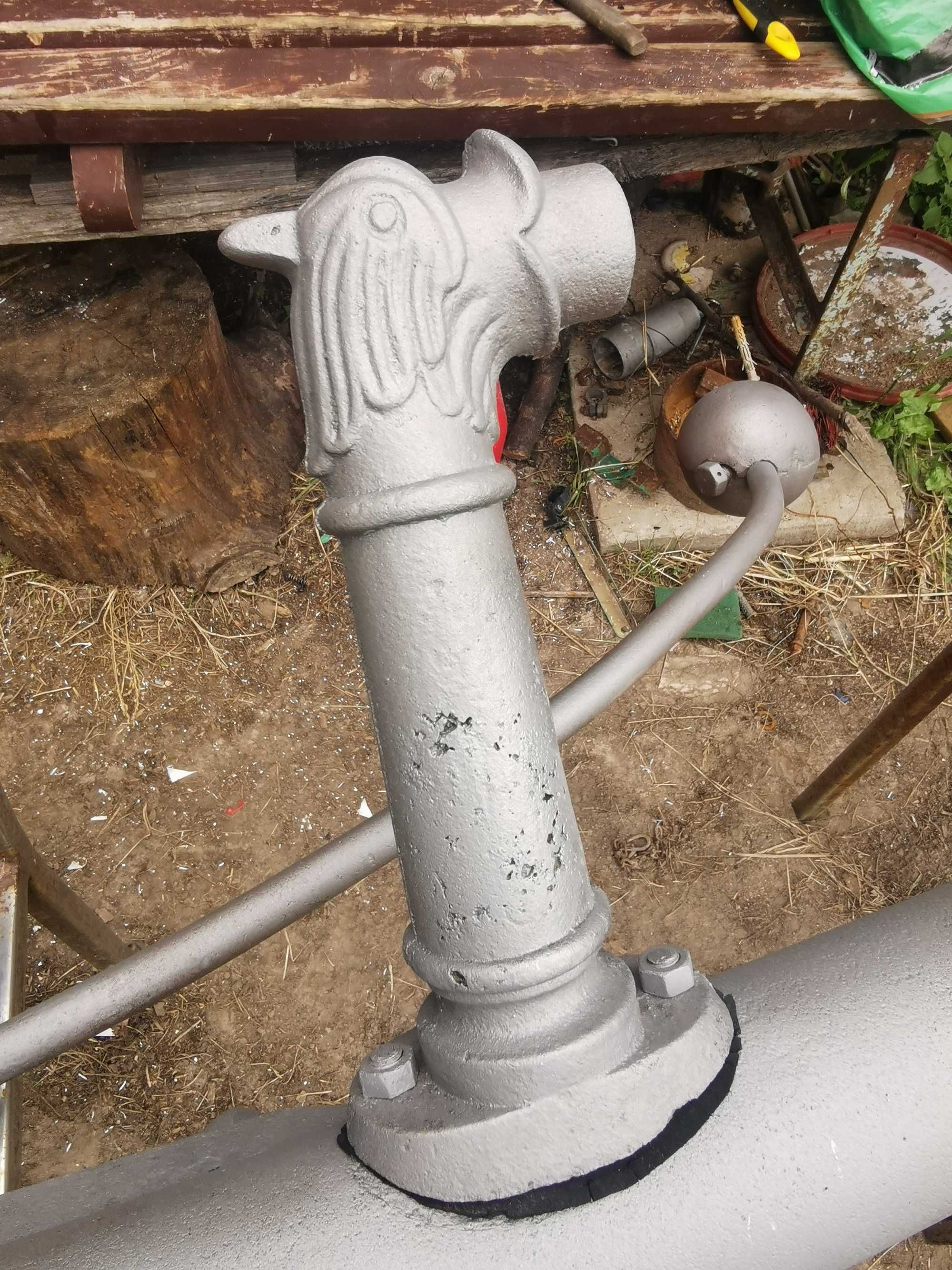 Pompa ręczna żeliwna do wody antyk zabytkowa