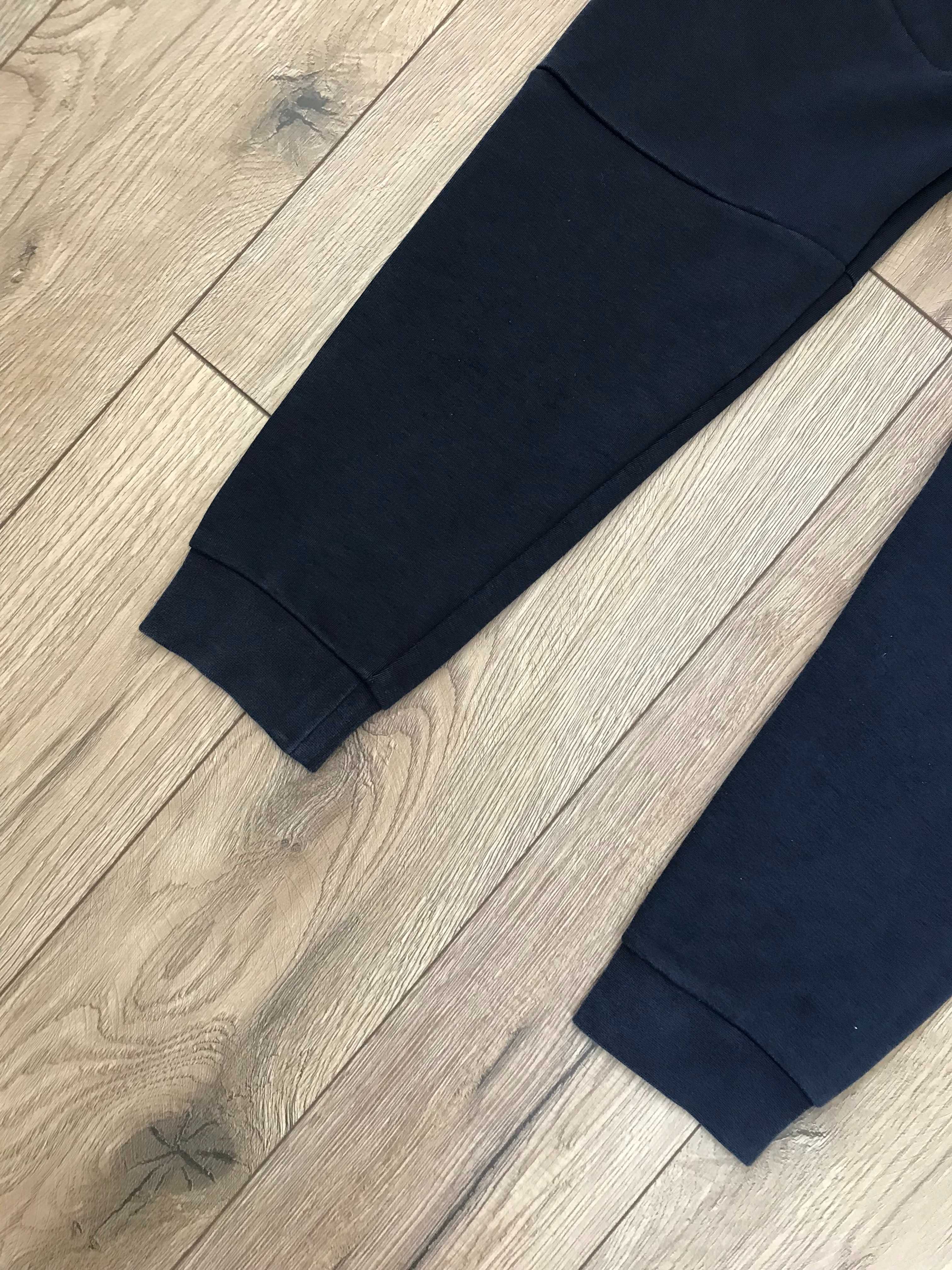Spodnie dresowe Nike Tech-Fleece rozm. M ( nowa kolekcja)