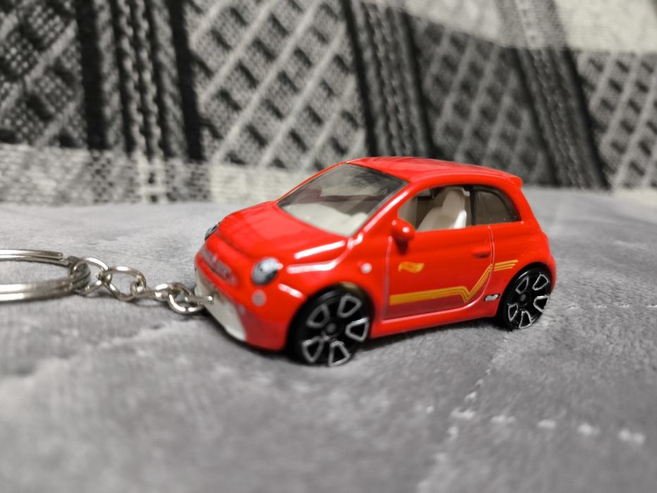 Fiat 500 czerwony brelok do kluczy