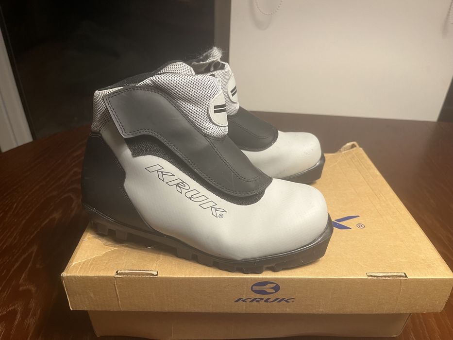 Buty biegowe KRUK rozmiar 37