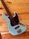 Baixo Squier CV 60s Jazz Bass