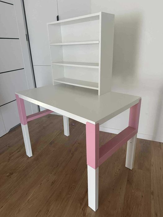 Biurko IKEA PAHL z nadstawką (półką) regulowana wysokość, biało różowe