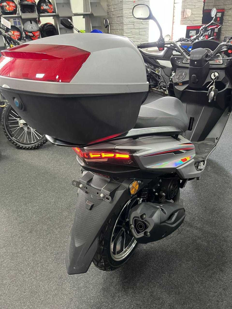Скутер SPARK SP150S-18