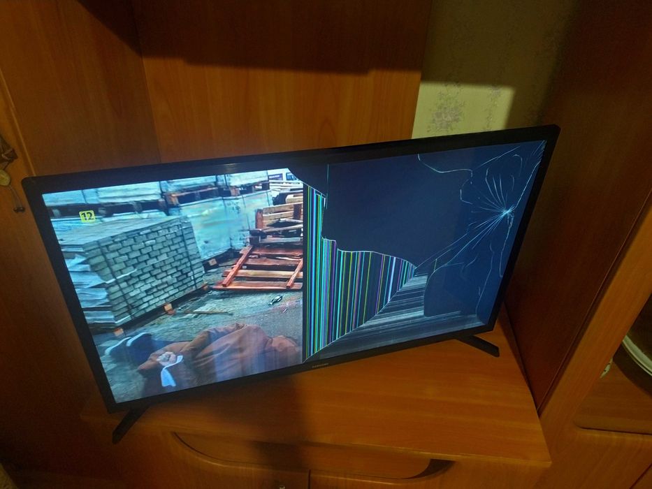 Телевізор на запчастини Samsung 32 дюйми