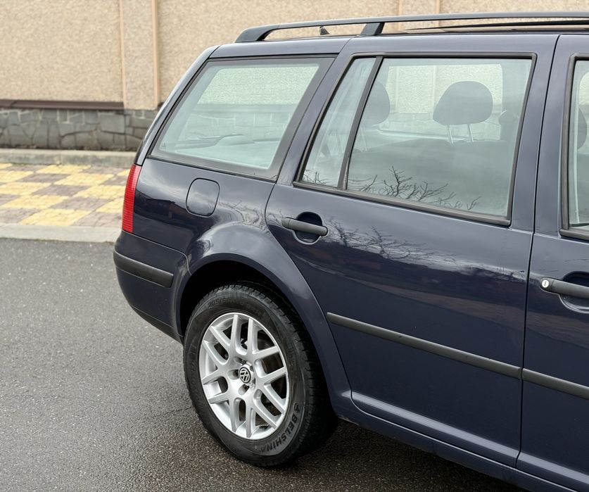 Volkswagen GOLF 1.6 MPI Avtomat