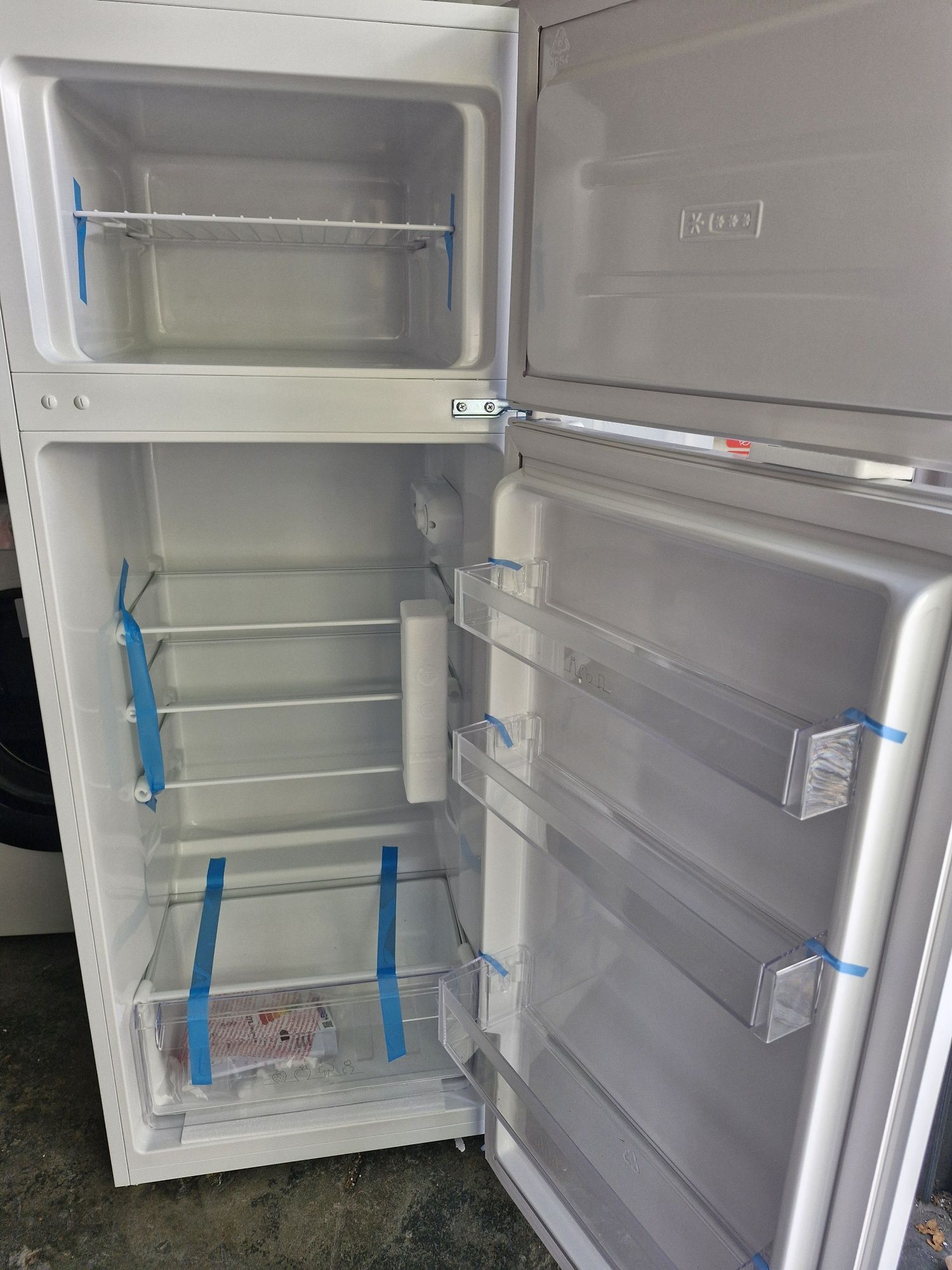 Frigorífico com congelador kunft