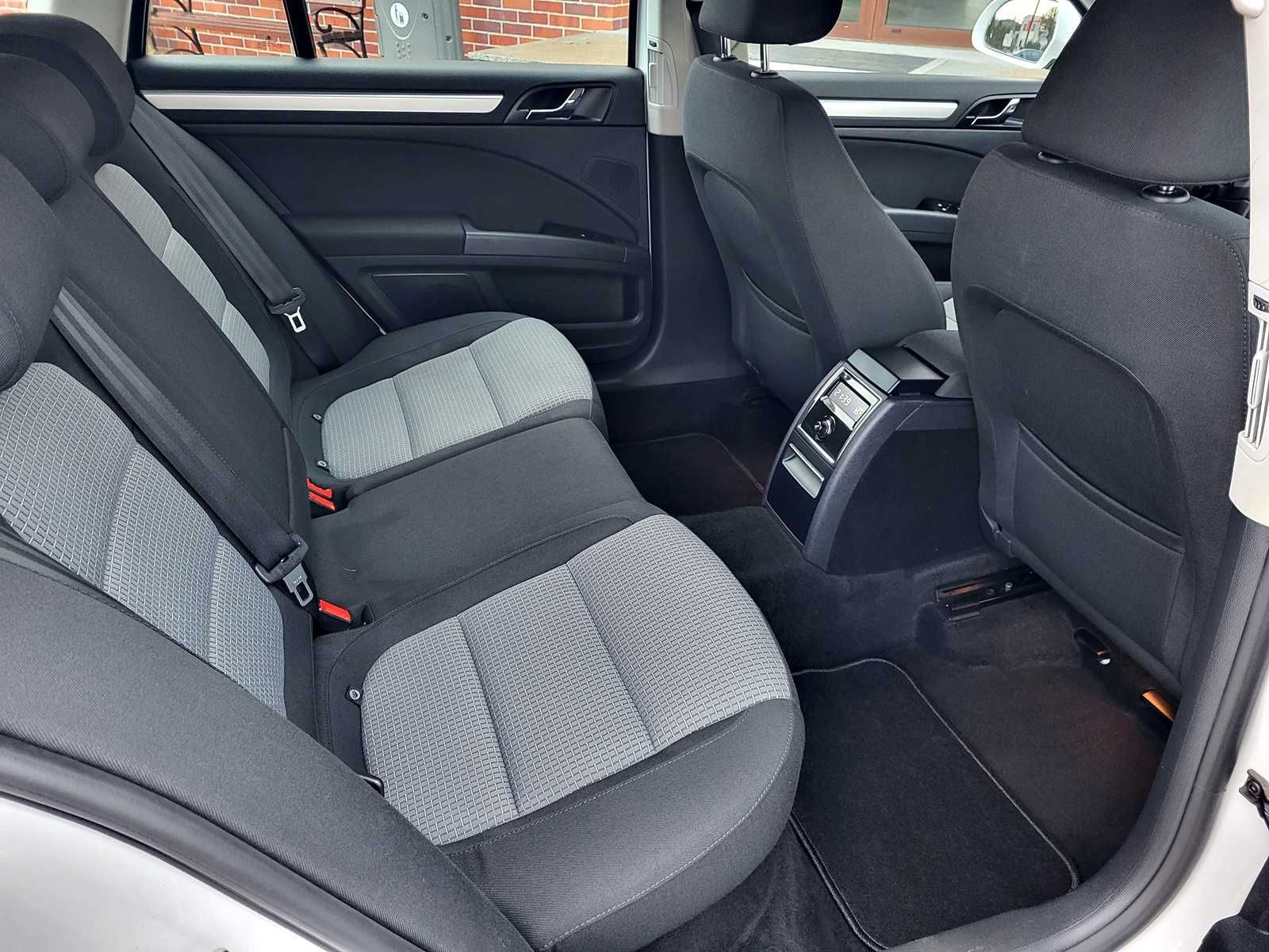 Śliczna Skoda SuperB 2011r*2.0TDI*Klima*Alu*Navi*Xenon*Cz.Parkowania*