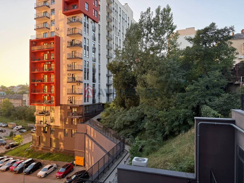 Продаж 2 кім 76 м2 в ЖК Семицвіт на Шевченка