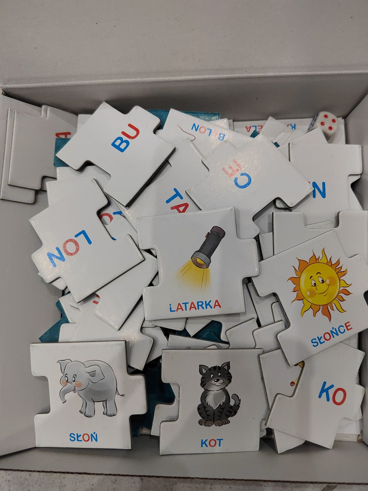 Literki i puzzle magnetyczne + sylaby