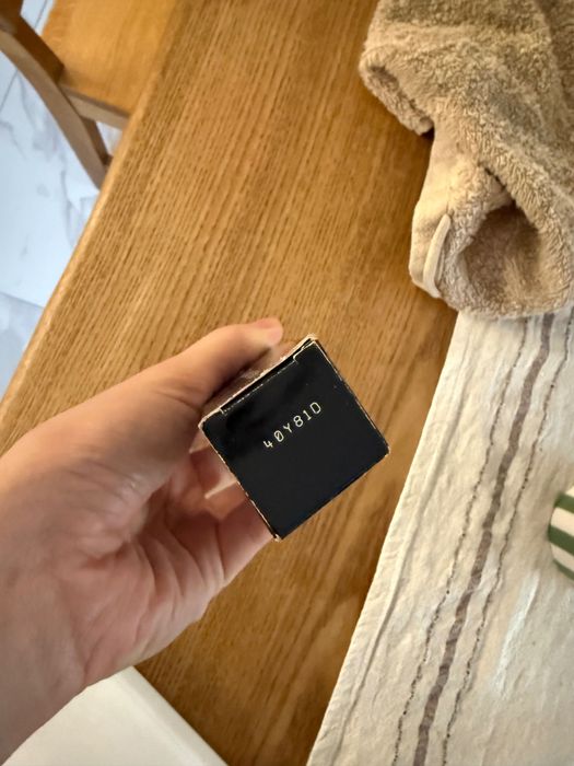 Тональна основа Armani luminous silk