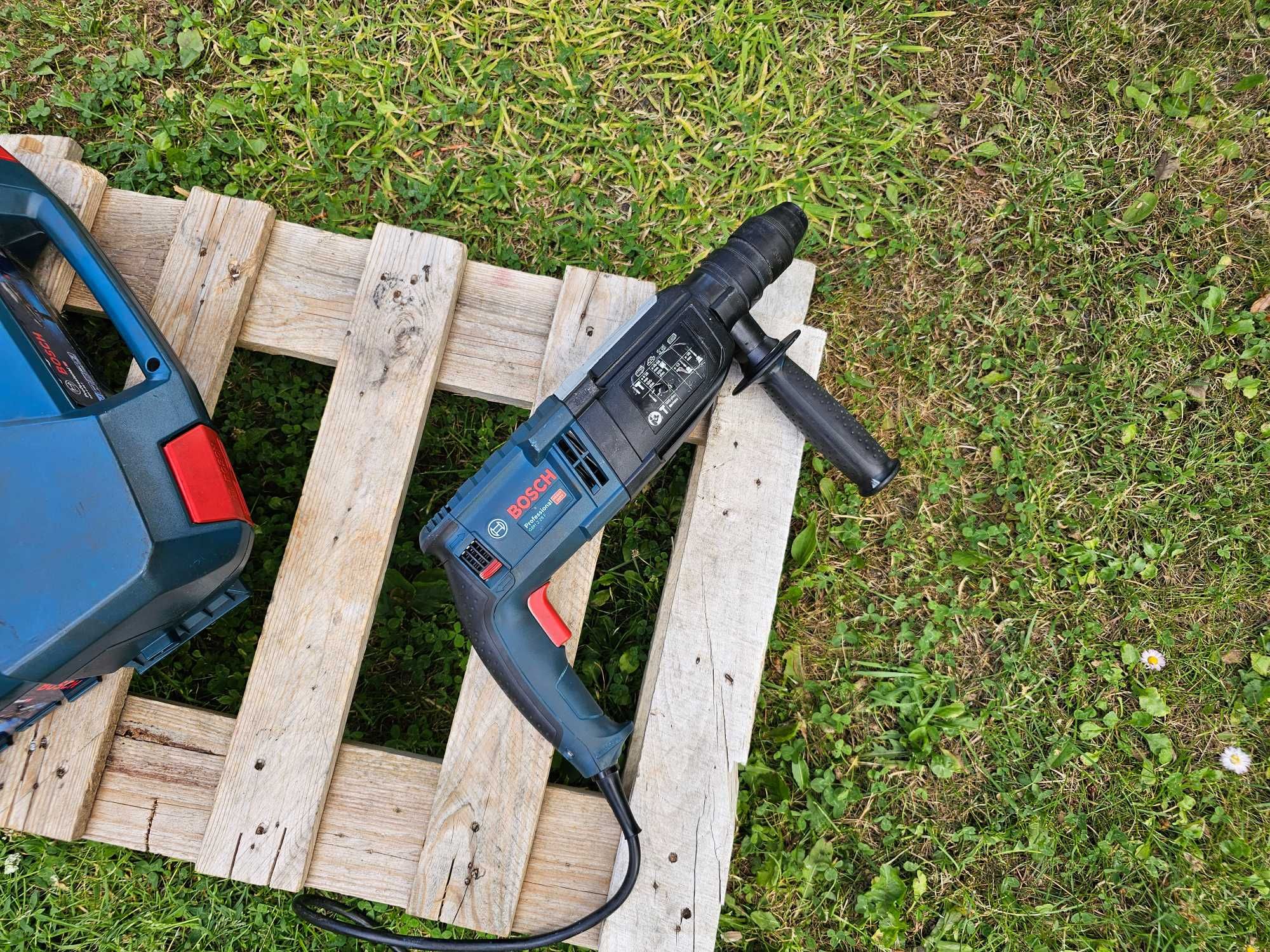 BOSCH GBH 2-28F młotowiertarka + główka + walizka