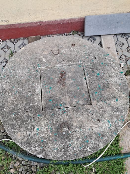 Sprzedam pokrywkę betonową na studzienkę