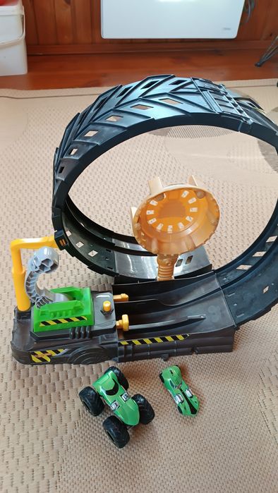 Трек хотвілс для дітей.