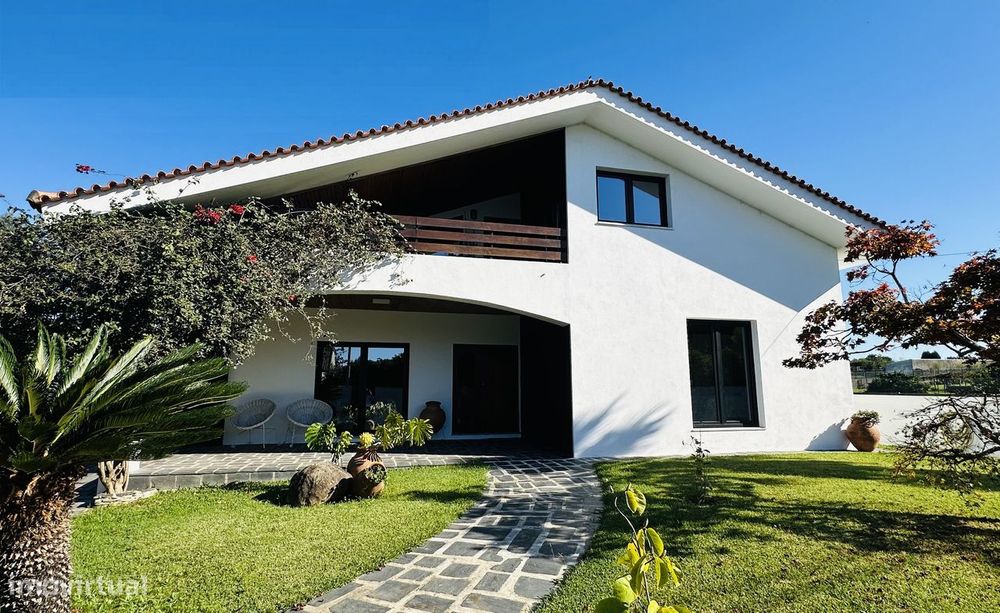 Moradia T4 de charme com grande jardim em zona tranquila