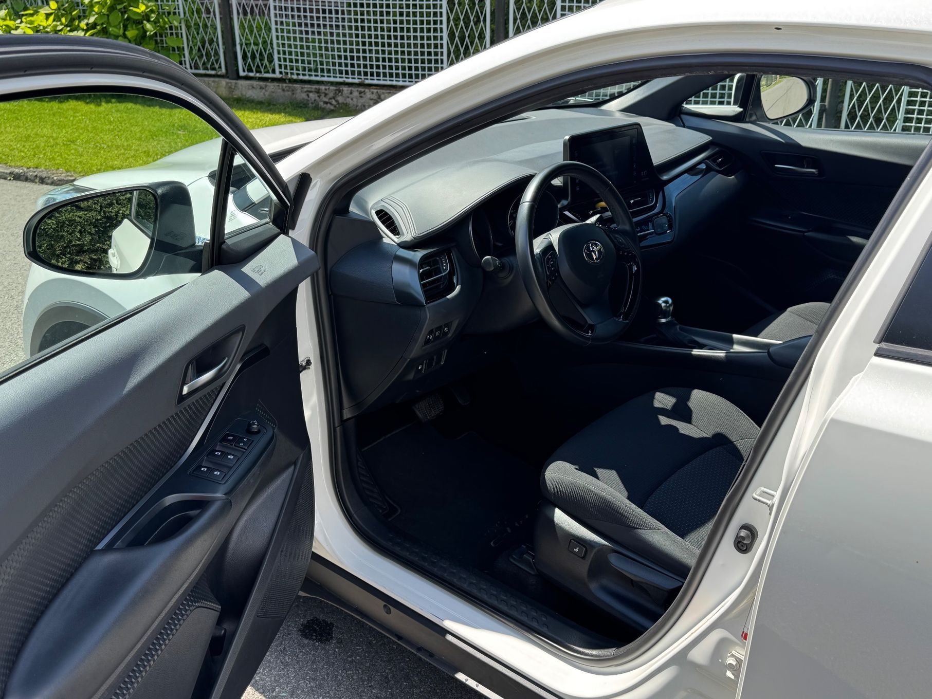 Toyota C-HR navigacja/klimatronik/aso/tempomat/super stan