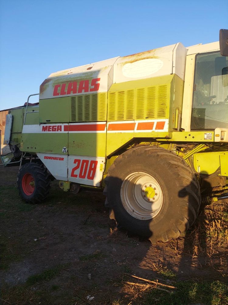 Комбайн Claas Mega 208