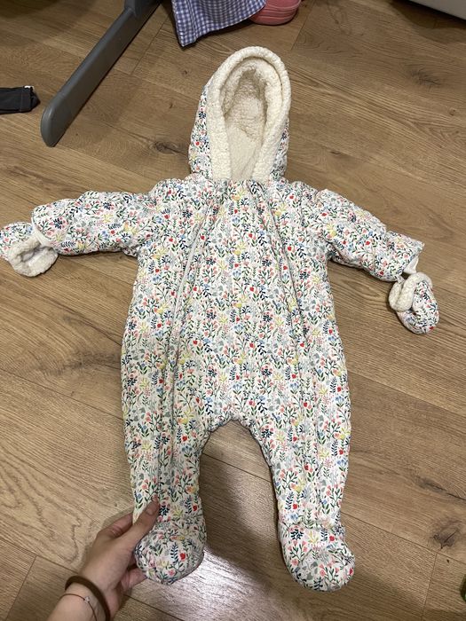 Зимовий теплий комбінезон на дівчинку у квітковий принт на овчині