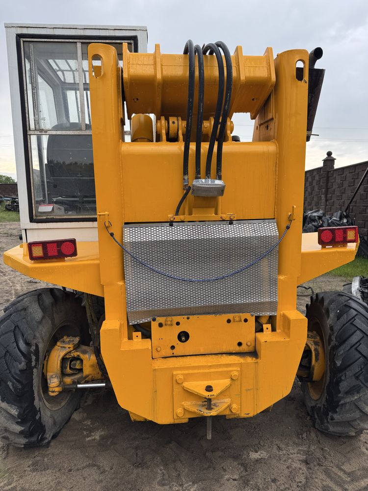 Навантажувач jcb 520m погрузчик