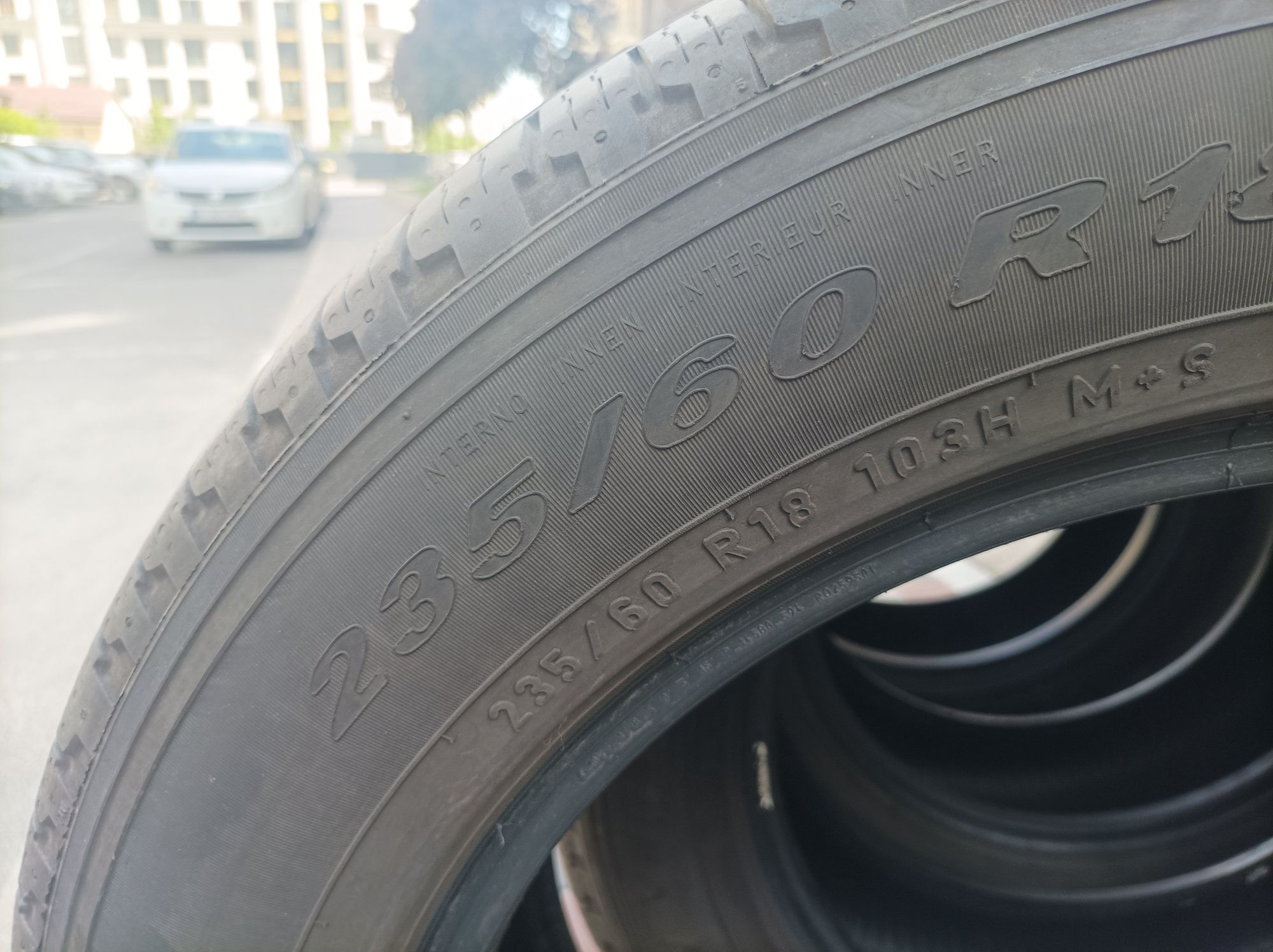 Продам шини Б/у pirelli 235/60r18 ціна 1000 гр