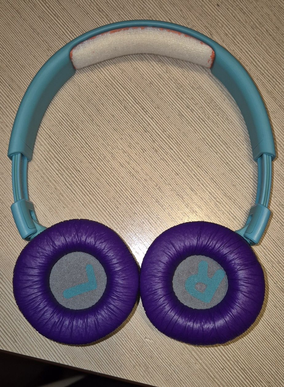 Etui i Słuchawki JBL300BT bezprzewodowe