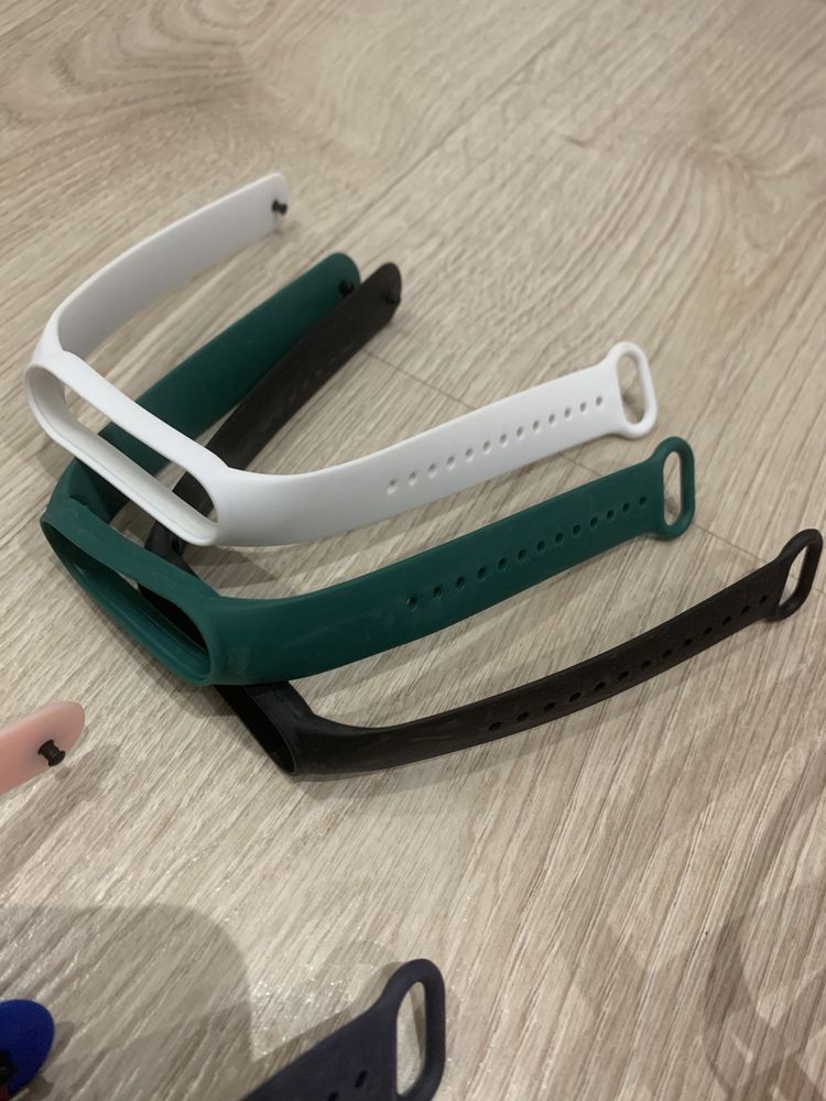 Opaski do zegarkow Xiaomi Mi Band 5, 13 opasek o roznych kolorach