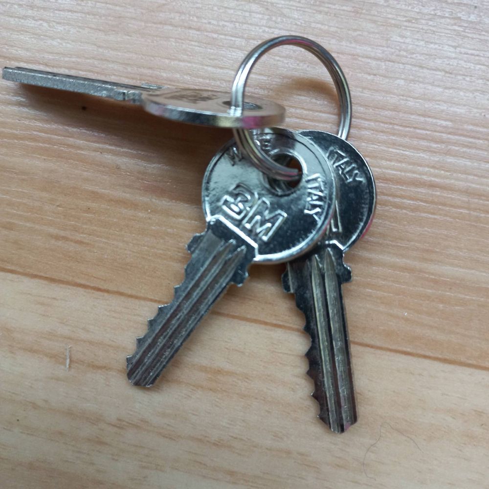 Продам замок для входной двери,3 ключа