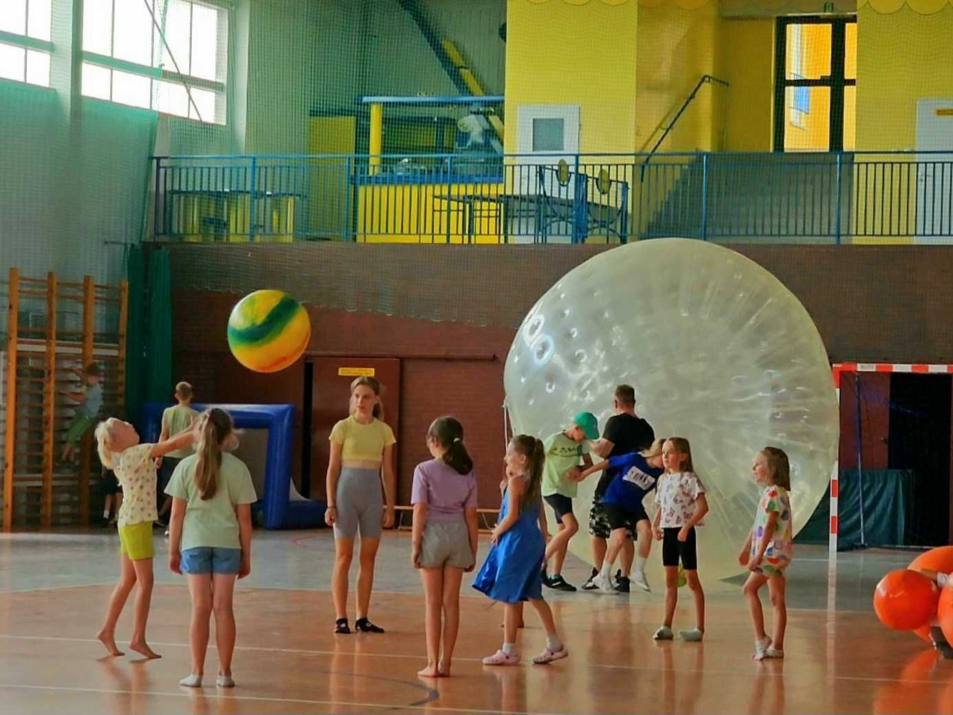 Dmuchańców wynajem dmuchaniec wypożyczenie Wodne dmuchańce Zorb Animac