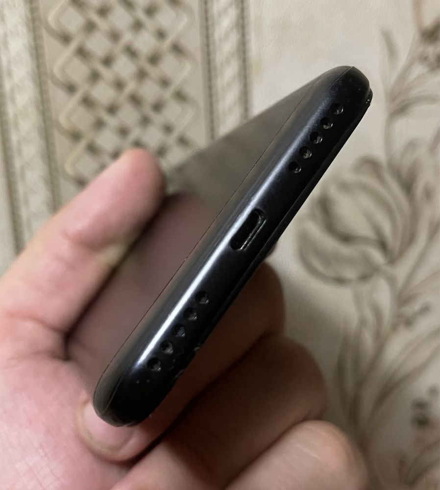 Мобильный телефон Xiaomi Mi A2 Lite 4/64gb б/у