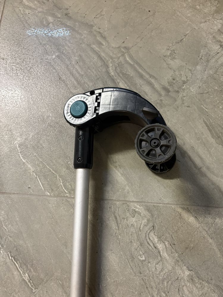 MAKITA Drążek do nożyc do trawy DUM604 DUM111