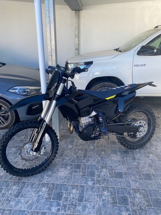 Husqvarna 450 FC matriculada 2023
