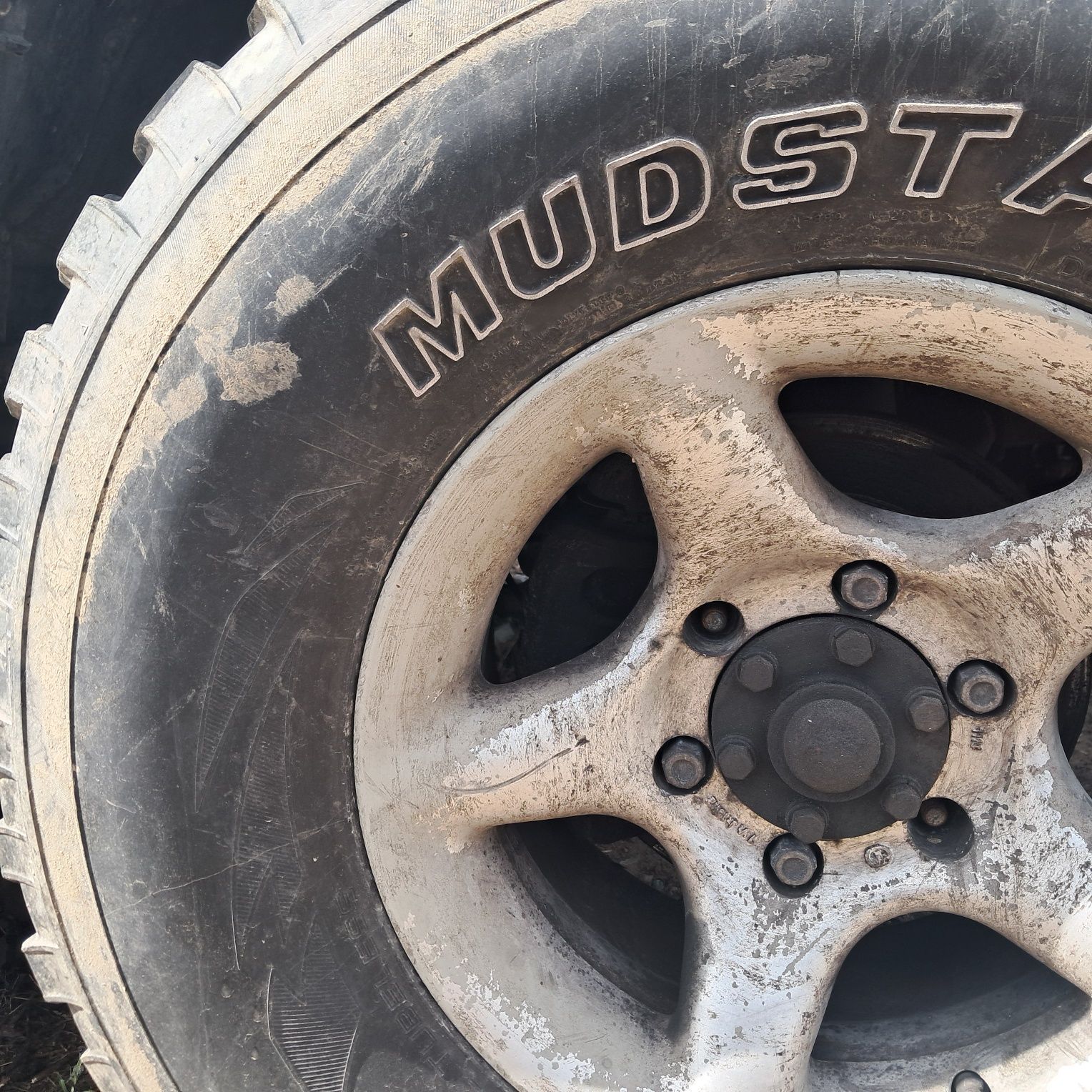 Alufelgi z oponami Mitsubishi Pajero