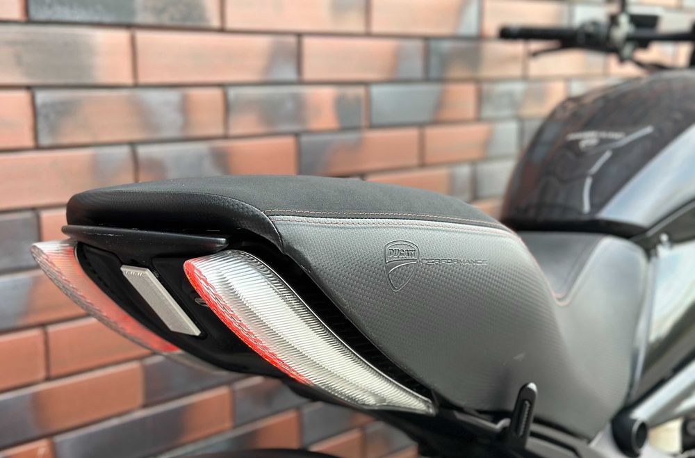 Ducati Diavel 1200 / 1260 Dark Performanse